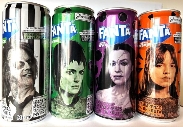 Br Coleção Completa Latinhas Refrigerantes, 2024, (vazias), 04 unidades, referência: “personagens: Fantasmas, ainda se divertem, Beetlejuice (Fanta). Cores verde/laranja/branca/roxa. Produzidas: Brasal refrigerantes S/A, com anel de alumínio pratiados. 310ml.