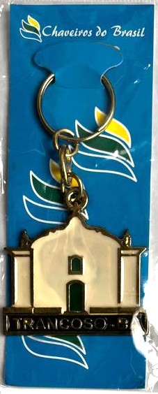 BR Chaveiro, 2025, (UNC), Título: Imagem colorida retangular de monumentos do Quadrado de Trancoso. Lembrança da cidade de Trancoso/BA. Brasil.