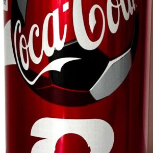 Br Latinha Refrigerante, 2026, (vazia), referência: Cola-cola Original, símbolo da Copa FIFA 2026. Produzida: Brasal refrigerantes S/A. Cores branca/vermelha, com anel de alumínio na cor verde. 310ml (Sabor Original).