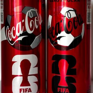 Br Coleção Latinhas Refrigerantes, 2026, (vazia), 02 unidades, referência: Cola-cola Original, símbolo da Copa FIFA 2026. Produzidas: Brasal refrigerantes S/A. Cores branca/vermelha, com anel de alumínio, cor verde. 310ml (Sabor Original e Sem Açúcar).