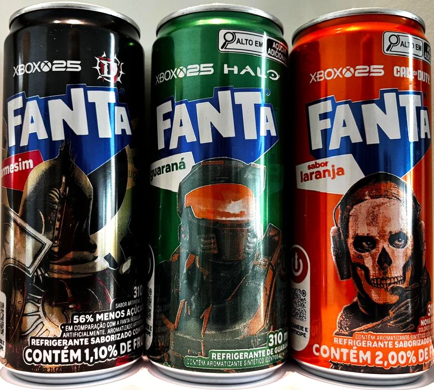 Br Coleção Completa Latinhas Refrigerantes Fanta, 2026, (vazias), 03 unidades, referência: “personagens: XBOX-25 Carmesim, XBOX-25 Halo e XBOX-25 Cal de Duty (Fanta). Cores verde/laranja/preto. Produzidas: Brasal refrigerantes S/A, com anel de alumínio branco. 310ml.
